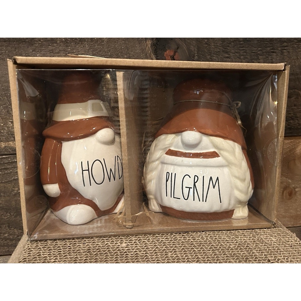 Rae Dunn by Magenta. Ceramic holiday decoration "howdy" "pilgrim" Brand new!